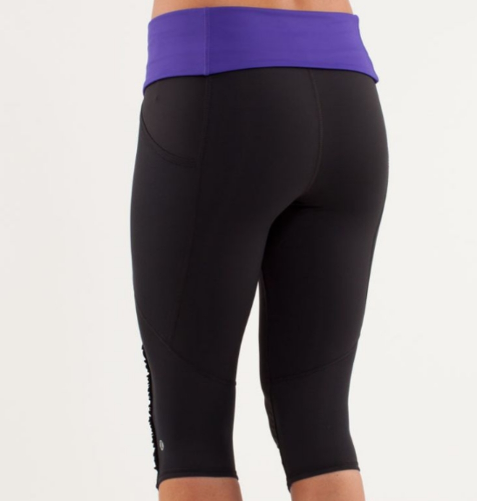 NWOT Lululemon Run: Nothing to Hide Crop
